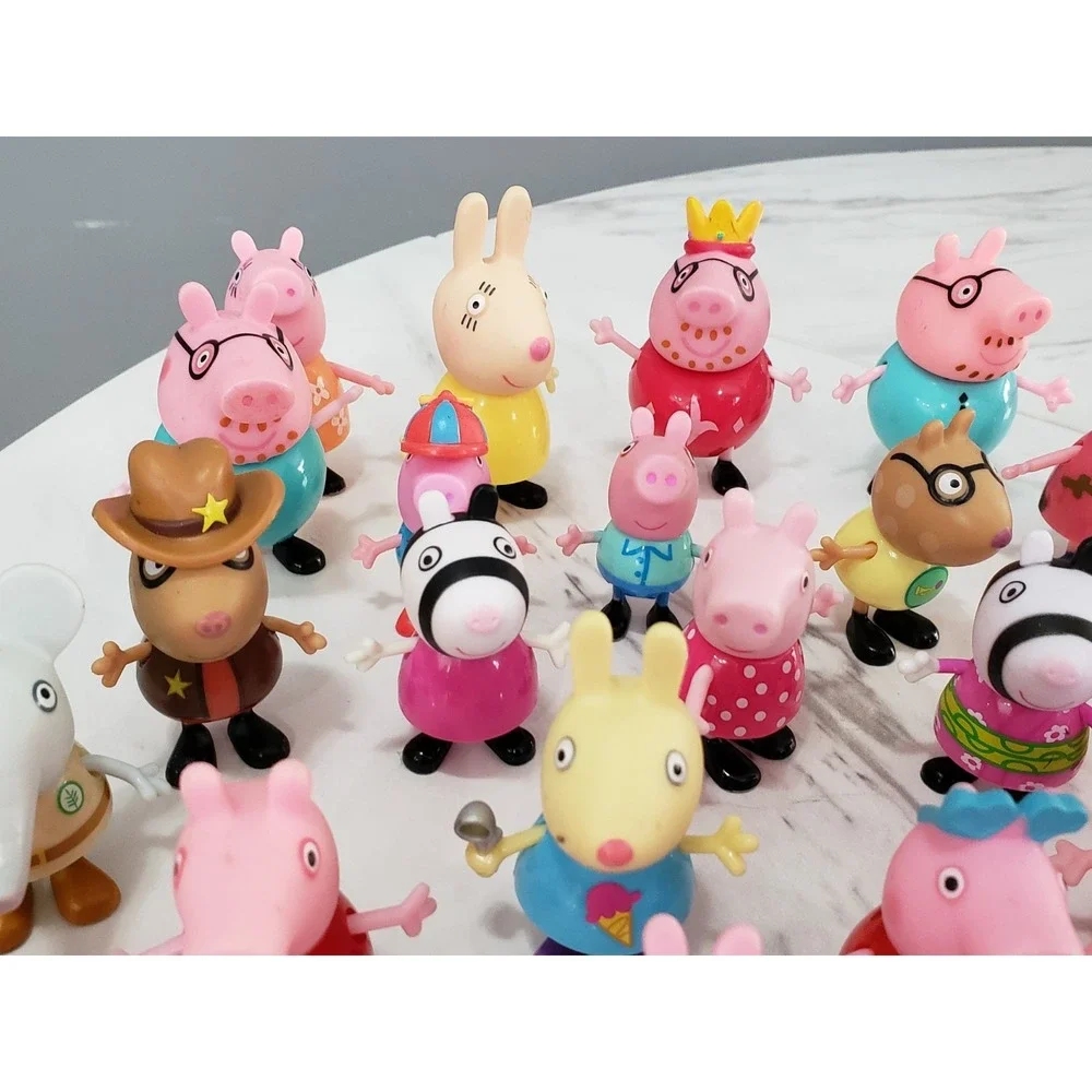 Lot 40+ Peppa Pig Family Friends Figures Bundle Mummy Daddy Grandma George